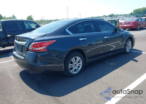 2013 Nissan Altima 2.5 S z USA, uszkodzony, nr VIN 1N4AL3AP4DN566153